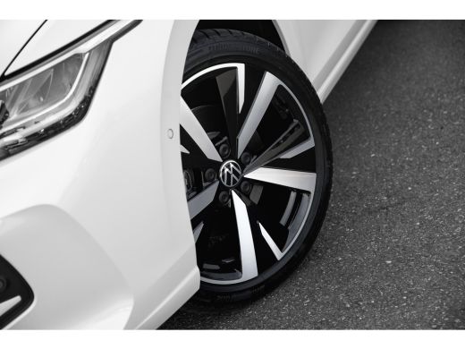 Volkswagen Golf Life Edition eHybrid Inclusief €2000,- inruilvoordeel | 'App-Connect' draadloze smartphone integr... ActivLease financial lease