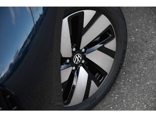 Volkswagen ID. Buzz Cargo Cargo Anniversary Edition | Led | Two-Tone | Trekhaak | ActivLease financial lease