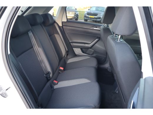 Volkswagen Polo Life Edition Inclusief &euro;2000,- inruilvoordeel | 'App-Connect' smartphone integratie | Buitenspieg... ActivLease financial lease