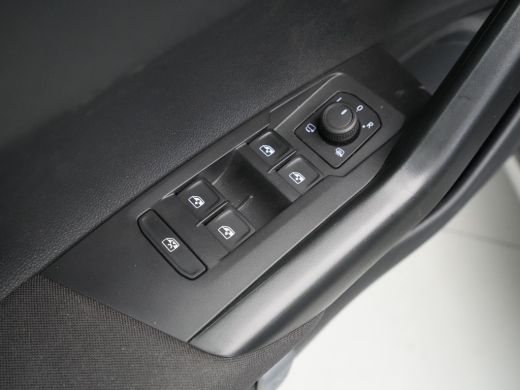 Volkswagen Taigo 1.0 TSI 95pk Life Navigatie Airco Acc Lm Velgen 204 ActivLease financial lease