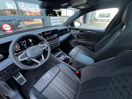 Volkswagen Tiguan R-Line Edition - eHybrid | 'App-Connect' draadloze smartphone integratie | Automatische afstandsr... ActivLease financial lease