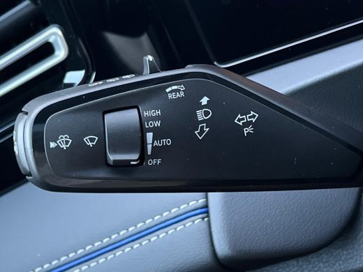 Volkswagen Tiguan R-Line Edition - eHybrid | 'App-Connect' draadloze smartphone integratie | Automatische afstandsr... ActivLease financial lease