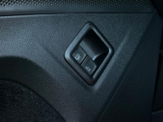 Volkswagen Tiguan R-Line Edition - eHybrid | 'App-Connect' draadloze smartphone integratie | Automatische afstandsr... ActivLease financial lease