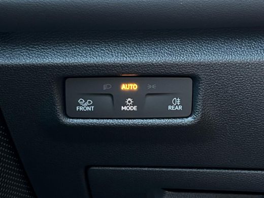 Volkswagen Tiguan R-Line Edition - eHybrid | 'App-Connect' draadloze smartphone integratie | Automatische afstandsr... ActivLease financial lease