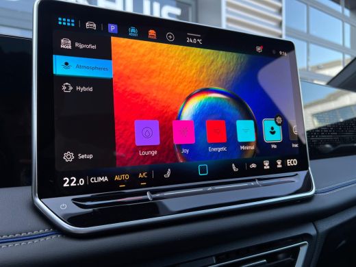 Volkswagen Tiguan R-Line Edition - eHybrid | 'App-Connect' draadloze smartphone integratie | Automatische afstandsr... ActivLease financial lease