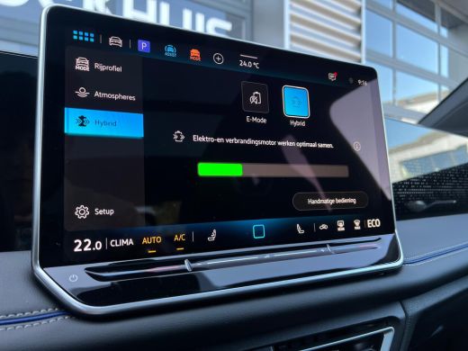 Volkswagen Tiguan R-Line Edition - eHybrid | 'App-Connect' draadloze smartphone integratie | Automatische afstandsr... ActivLease financial lease