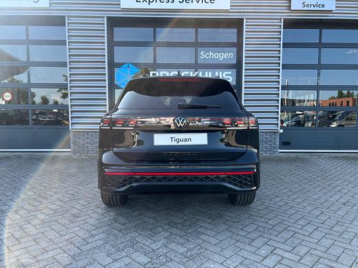 Volkswagen Tiguan R-Line Edition - eHybrid | 'App-Connect' draadloze smartphone integratie | Automatische afstandsr... ActivLease financial lease