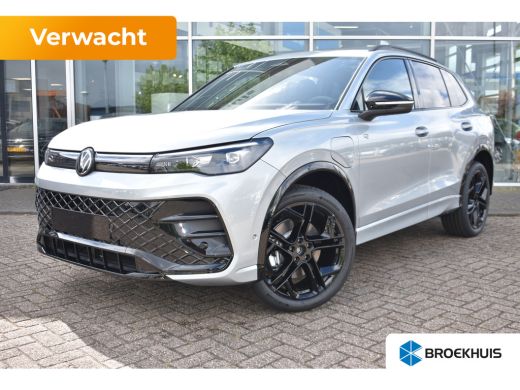 Volkswagen Tiguan R-Line Edition - eHybrid | 'App-Connect' draadloze smartphone integratie | Automatische afstandsr... Volkswagen Tiguan R-Line Edition - eHybrid | 'App-Connect' draadloze smartphone integratie | Automatische afstandsr...