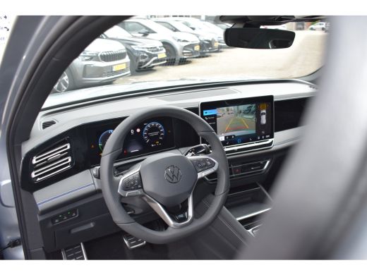 Volkswagen Tiguan R-Line Edition - eHybrid | 'App-Connect' draadloze smartphone integratie | Automatische afstandsr... ActivLease financial lease