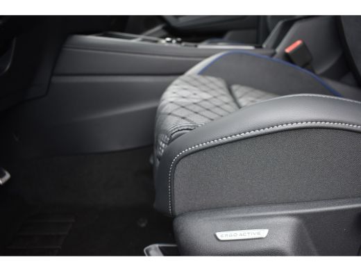 Volkswagen Tiguan R-Line Edition - eHybrid | 'App-Connect' draadloze smartphone integratie | Automatische afstandsr... ActivLease financial lease