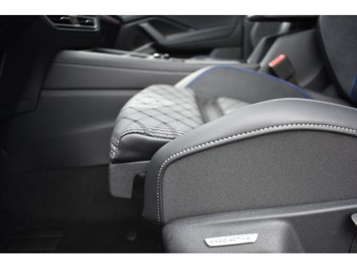 Volkswagen Tiguan R-Line Edition - eHybrid | 'App-Connect' draadloze smartphone integratie | Automatische afstandsr... ActivLease financial lease