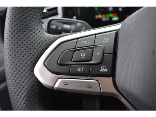 Volkswagen Tiguan R-Line Edition - eHybrid | 'App-Connect' draadloze smartphone integratie | Automatische afstandsr... ActivLease financial lease