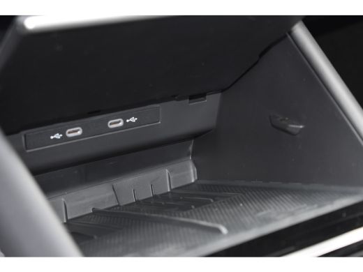 Volkswagen Tiguan R-Line Edition - eHybrid | 'App-Connect' draadloze smartphone integratie | Automatische afstandsr... ActivLease financial lease