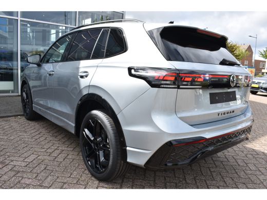 Volkswagen Tiguan R-Line Edition - eHybrid | 'App-Connect' draadloze smartphone integratie | Automatische afstandsr... ActivLease financial lease