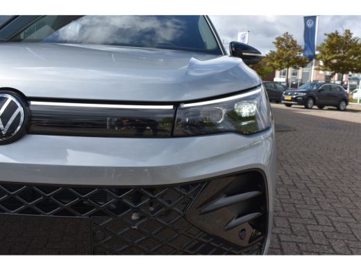 Volkswagen Tiguan R-Line Edition - eHybrid | 'App-Connect' draadloze smartphone integratie | Automatische afstandsr... ActivLease financial lease