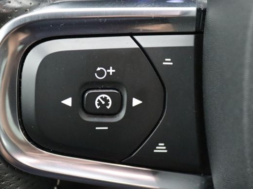 Volvo  XC40 Recharge P8 AWD R-Design Elek. achterklep, Achteruitrijcamera, PDC v+a, Cruise Control, Stoelverw... ActivLease financial lease