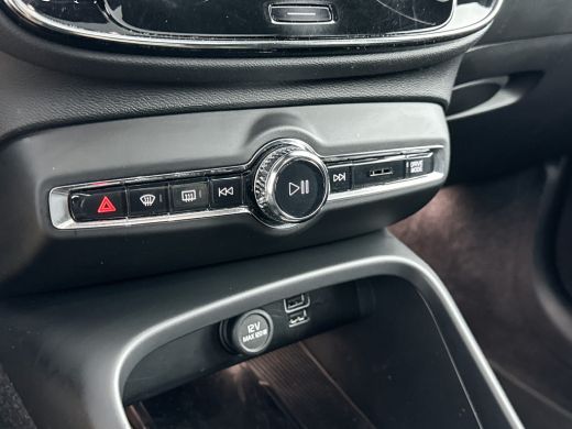 Volvo  XC40 T5 Recharge R-Design | 19" | Leder/Nubuck | Panoramadak | Trekhaak | Adaptieve cruise | Stoel/stu... ActivLease financial lease