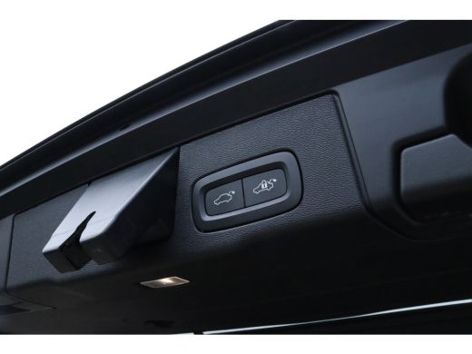 Volvo  XC60 2.0 T6 Plug-in hybrid AWD R-Design Elektrische trekhaak | Pano | Carplay | Stoel/stuurverwarming ... ActivLease financial lease