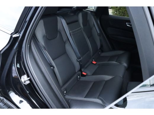 Volvo  XC60 2.0 T6 Plug-in hybrid AWD R-Design Elektrische trekhaak | Pano | Carplay | Stoel/stuurverwarming ... ActivLease financial lease