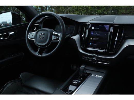 Volvo  XC60 2.0 T6 Plug-in hybrid AWD R-Design Elektrische trekhaak | Pano | Carplay | Stoel/stuurverwarming ... ActivLease financial lease