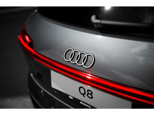 Audi Q8 e-tron Advanced edition | Achterklep, automatisch bedienbaar | Achteruitrijcamera | Achteruitrijcamera ActivLease financial lease