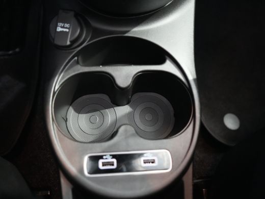 Fiat 500C 1.0 Hybrid Dolcevita | Achterbank in delen neerklapbaar | Airco | Apple Carplay/Android Auto|tele... ActivLease financial lease