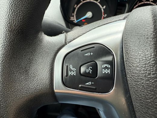 Ford Transit Courier 1.0 Limited Benzine Camera Clima Cruise Apple Carplay ActivLease financial lease