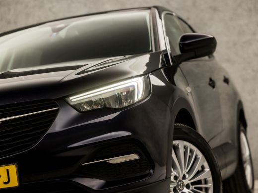 Opel Grandland X 1.2 Turbo Innovation (APPLE CARPLAY, GROOT NAVI, CLIMATE, CAMERA, GETINT GLAS, LEDER, SPORTSTOELE... ActivLease financial lease