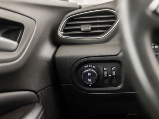 Opel Grandland X 1.2 Turbo Innovation (APPLE CARPLAY, GROOT NAVI, CLIMATE, CAMERA, GETINT GLAS, LEDER, SPORTSTOELE... ActivLease financial lease
