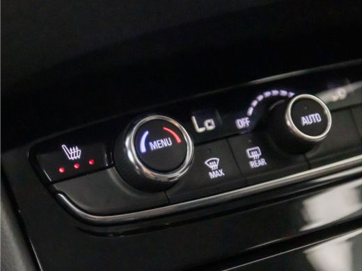 Opel Grandland X 1.2 Turbo Sport Automaat (APPLE CARPLAY, GROOT NAVI, STUUR/STOELVERWARMING, GETINT GLAS, SPORTSTO... ActivLease financial lease