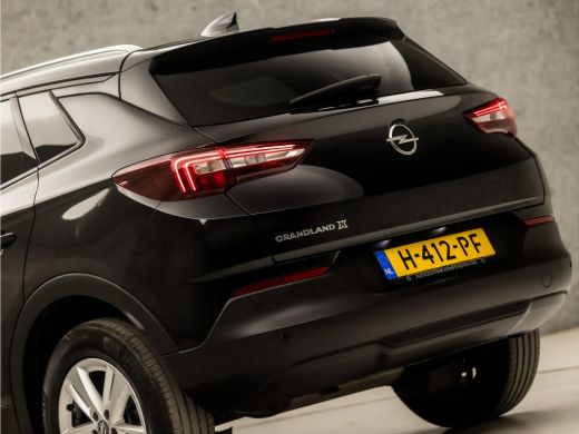 Opel Grandland X 1.2 Turbo Sport Automaat (APPLE CARPLAY, GROOT NAVI, STUUR/STOELVERWARMING, GETINT GLAS, SPORTSTO... ActivLease financial lease