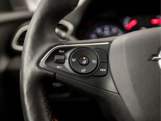 Opel Grandland X 1.2 Turbo Sport Automaat (APPLE CARPLAY, GROOT NAVI, STUUR/STOELVERWARMING, GETINT GLAS, SPORTSTO... ActivLease financial lease
