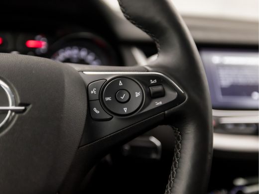 Opel Grandland X 1.2 Turbo Sport Automaat (APPLE CARPLAY, GROOT NAVI, STUUR/STOELVERWARMING, GETINT GLAS, SPORTSTO... ActivLease financial lease