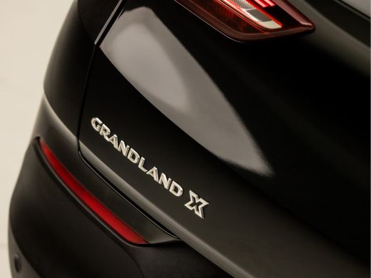 Opel Grandland X 1.2 Turbo Sport Automaat (APPLE CARPLAY, GROOT NAVI, STUUR/STOELVERWARMING, GETINT GLAS, SPORTSTO... ActivLease financial lease