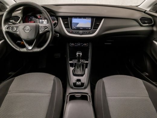 Opel Grandland X 1.2 Turbo Sport Automaat (APPLE CARPLAY, GROOT NAVI, STUUR/STOELVERWARMING, GETINT GLAS, SPORTSTO... ActivLease financial lease