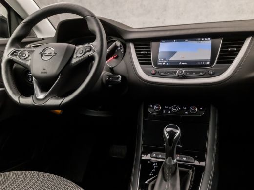 Opel Grandland X 1.2 Turbo Sport Automaat (APPLE CARPLAY, GROOT NAVI, STUUR/STOELVERWARMING, GETINT GLAS, SPORTSTO... ActivLease financial lease