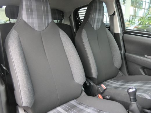 Peugeot 108 1.0 e-VTi Active | Airco | LED Dagrijverlichting | Privacy Glass | Mistlampen | 5-Deurs ActivLease financial lease