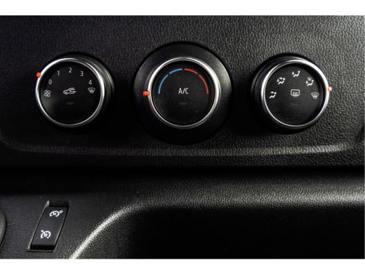 Renault Master T35 dCi 135 L2H2 | LED | Camera | Navi | Imperiaal | Ladder | Cruise | PDC | Euro 6 ActivLease financial lease