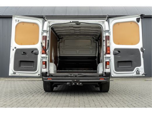 Renault Trafic dCi | L2H1 | Dynamic | Launch Edition 007 | Navi | LED | Imperiaal | Cruise | PDC | Airco | Euro 6 ActivLease financial lease