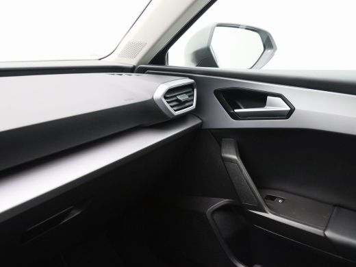 Seat Leon Sportstourer 1.4 TSi 204 Pk Phev eHybrid FR Business Intense | LED | Sensoren | Carplay | Navigatiesysteem | S... ActivLease financial lease