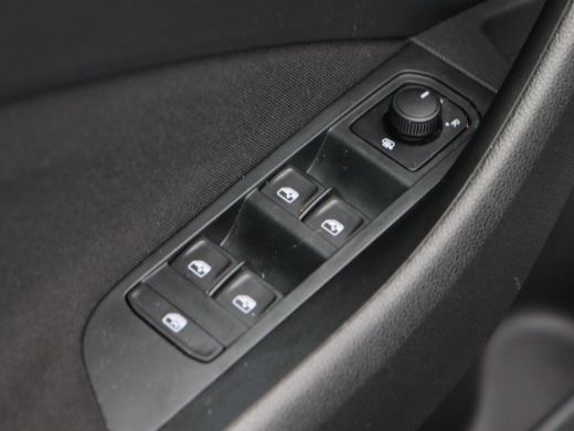 Skoda Kamiq 1.0 TSi 110 Pk Automaat Sport Business | Camera | Sensoren | Cruise | Carplay | LED | Stoel Verwa... ActivLease financial lease