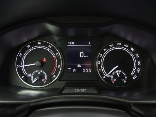 Skoda Kamiq 1.0 TSi 110 Pk Automaat Sport Business | Camera | Sensoren | Cruise | Carplay | LED | Stoel Verwa... ActivLease financial lease