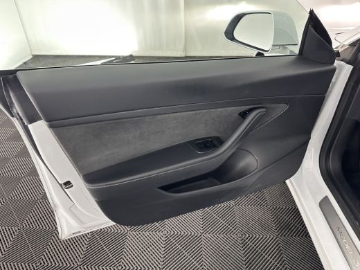 Tesla Model 3 Standard RWD Plus 60 kWh [ 3-Fase ] (INCL-BTW) Aut. *PANO | AUTO-PILOT | LUXURY-LEATHER | KEYLESS... ActivLease financial lease