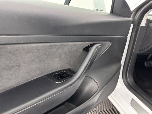 Tesla Model 3 Standard RWD Plus 60 kWh [ 3-Fase ] (INCL-BTW) Aut. *PANO | AUTO-PILOT | LUXURY-LEATHER | KEYLESS... ActivLease financial lease