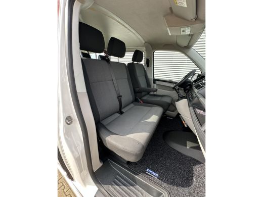 Volkswagen Transporter 2.0 TDI L1H1 Personenbus ActivLease financial lease