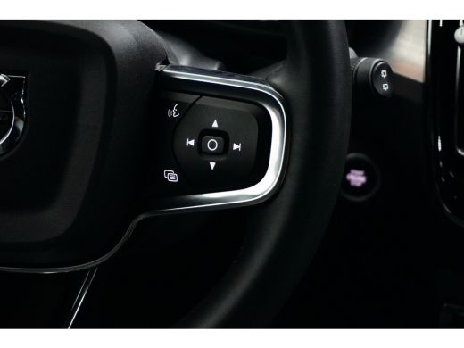 Volvo  XC40 1.5 T4 Recharge Inscription | Intellisafe | Trekhaak | Complete Auto! | FjordBlue | Camera! ActivLease financial lease