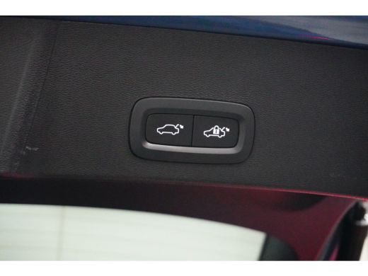 Volvo  XC40 1.5 T4 Recharge Inscription | Intellisafe | Trekhaak | Complete Auto! | FjordBlue | Camera! ActivLease financial lease