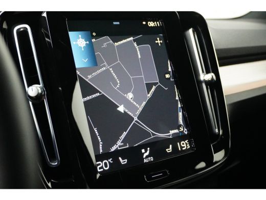 Volvo  XC40 1.5 T4 Recharge Inscription | Intellisafe | Trekhaak | Complete Auto! | FjordBlue | Camera! ActivLease financial lease