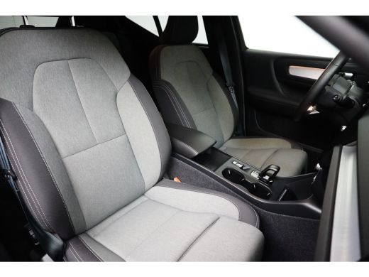 Volvo  XC40 1.5 T4 Recharge Inscription | Intellisafe | Trekhaak | Complete Auto! | FjordBlue | Camera! ActivLease financial lease