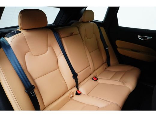 Volvo  XC60 T6 Plus Dark Plug-in Hybrid | Luchtvering | Massage | 360 camera | Cruise control adaptief met St... ActivLease financial lease